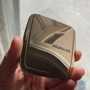 Hourglass ambient strobe lighting blush- incandescent Electra